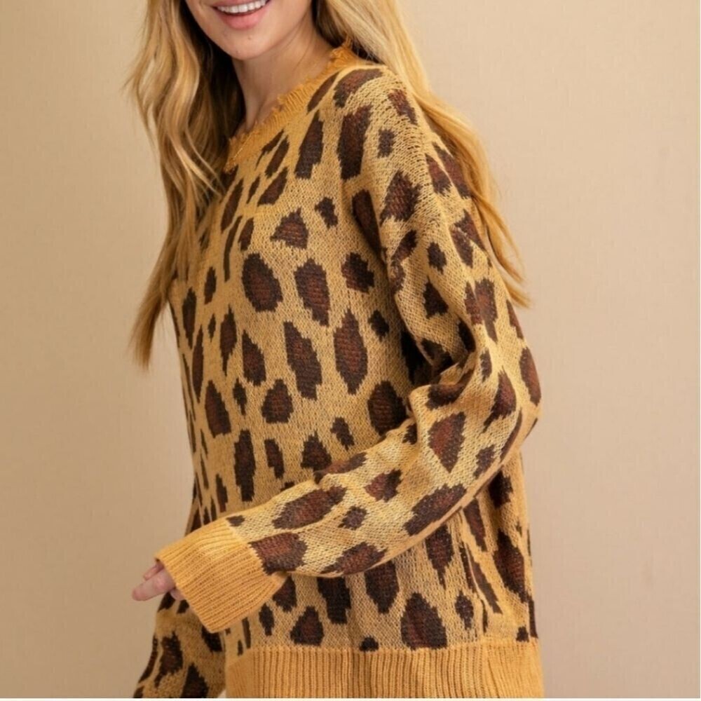 L love Leopard Print Distressed Frayed Oversized Crewneck Sweater Women's Small - Picture 2 of 9